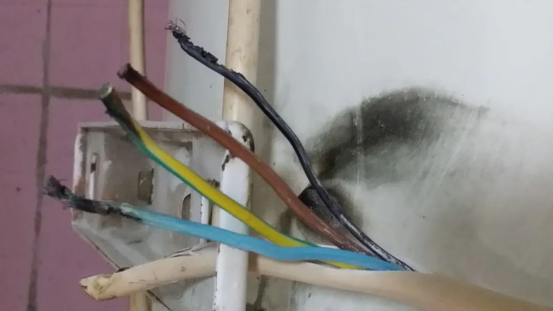 Is there any effective way for wire connectors to be particularly easy to burn?